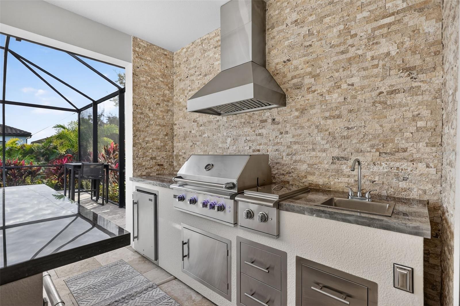 SANCTUARY COVE - Residential