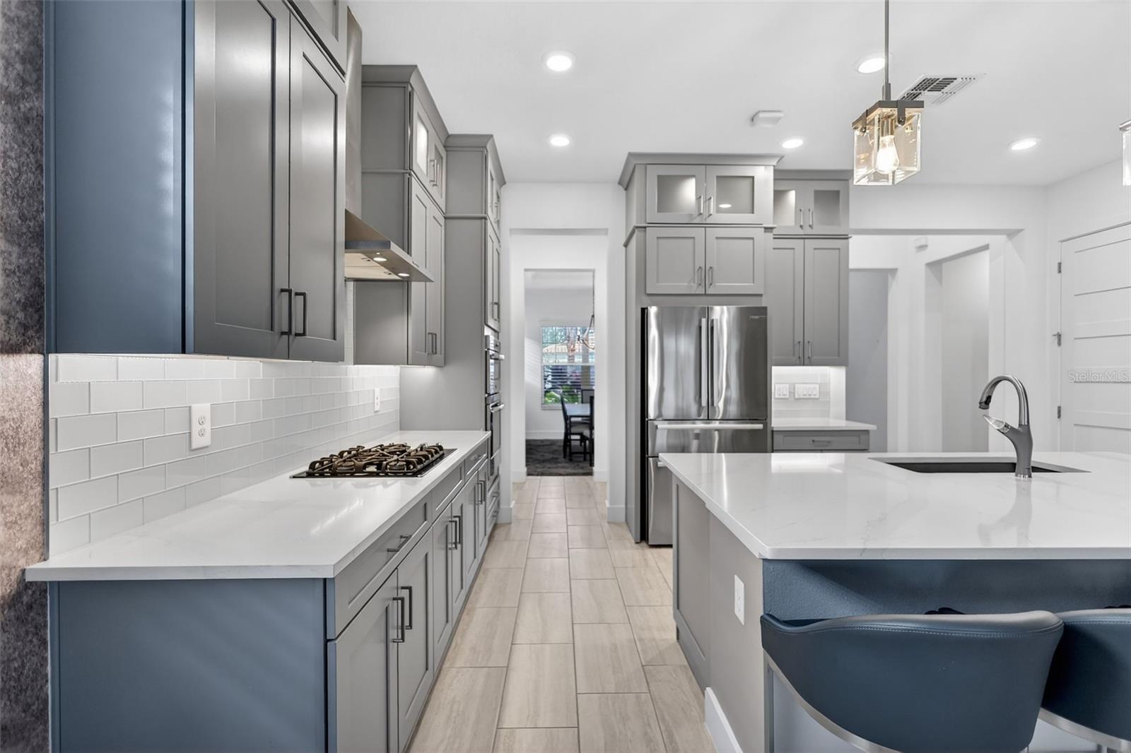 SANCTUARY COVE - Residential