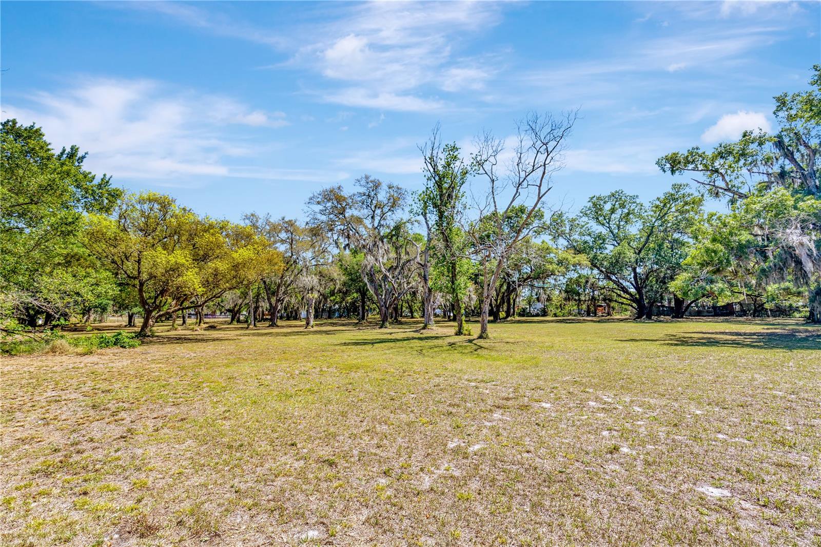 BETTY JEAN HEIGHTS - Land