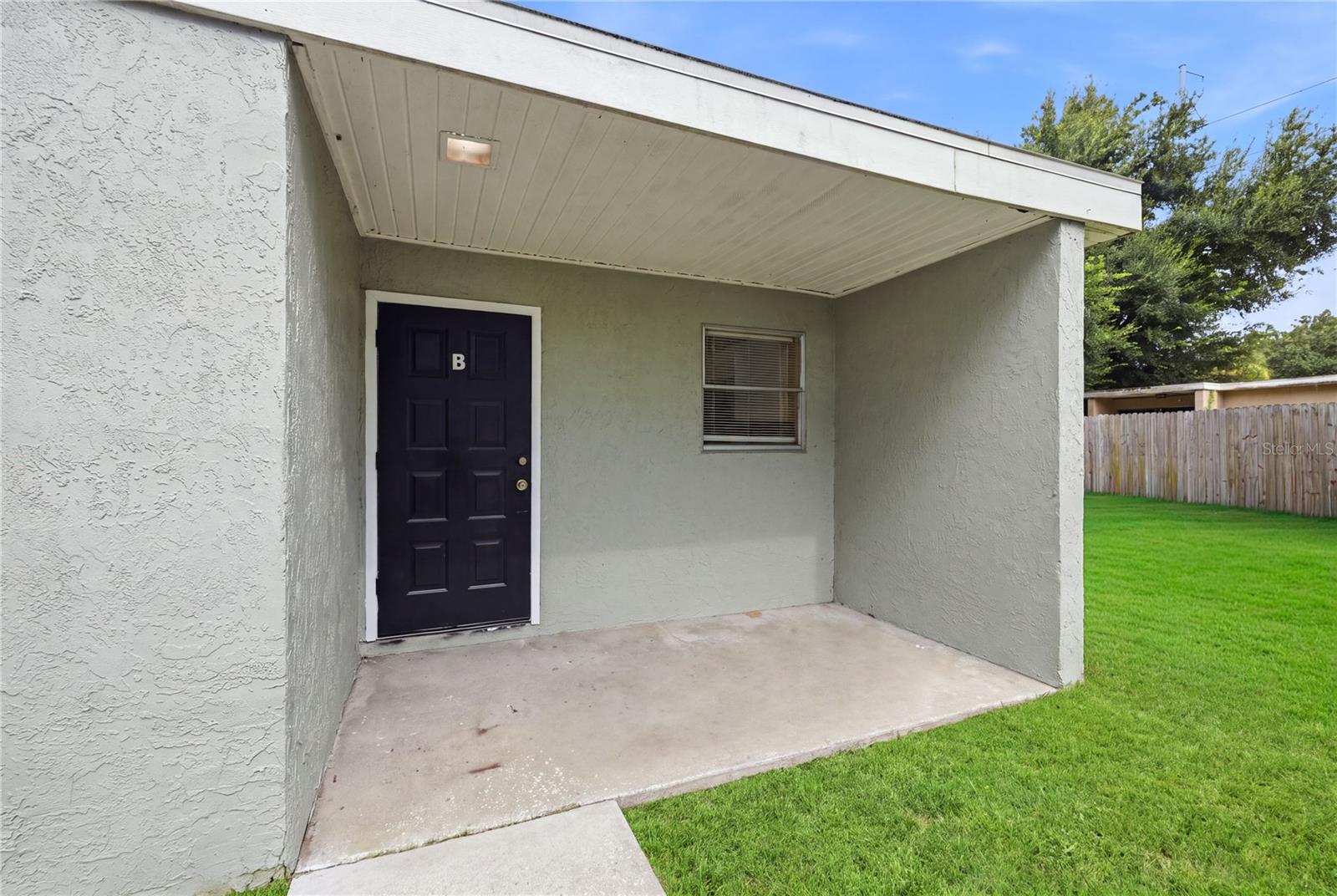 1009 E HOLLAND AVENUE