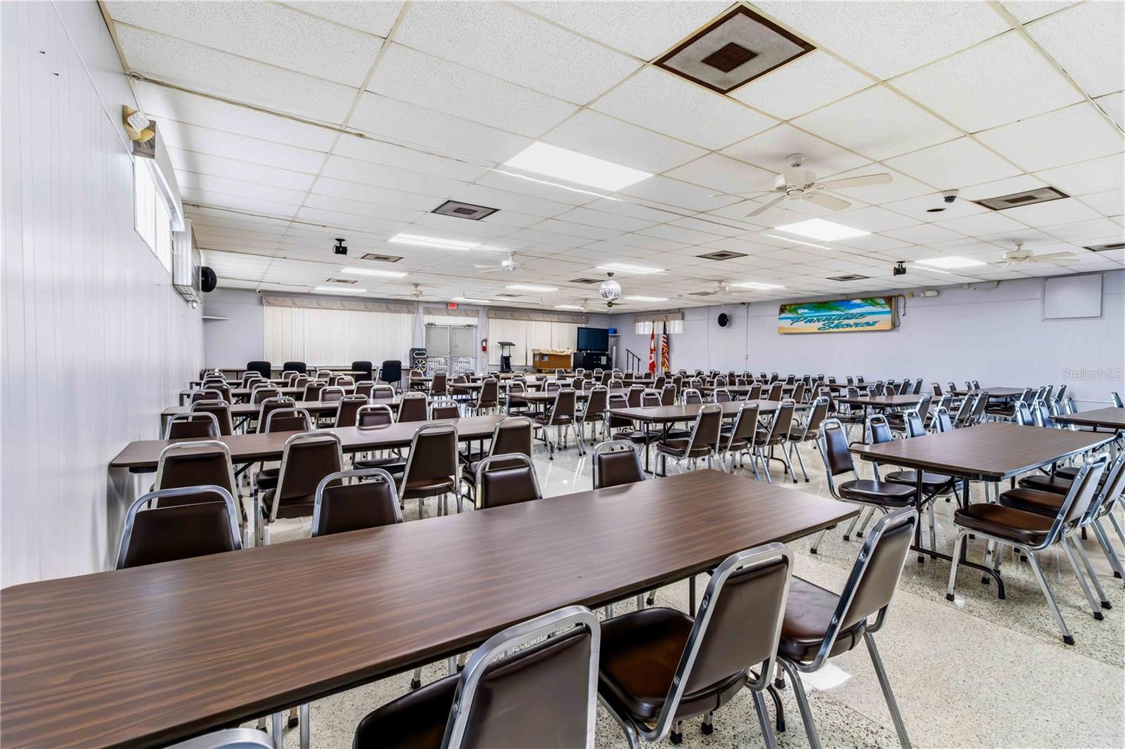 PARADISE SHORES - Residential