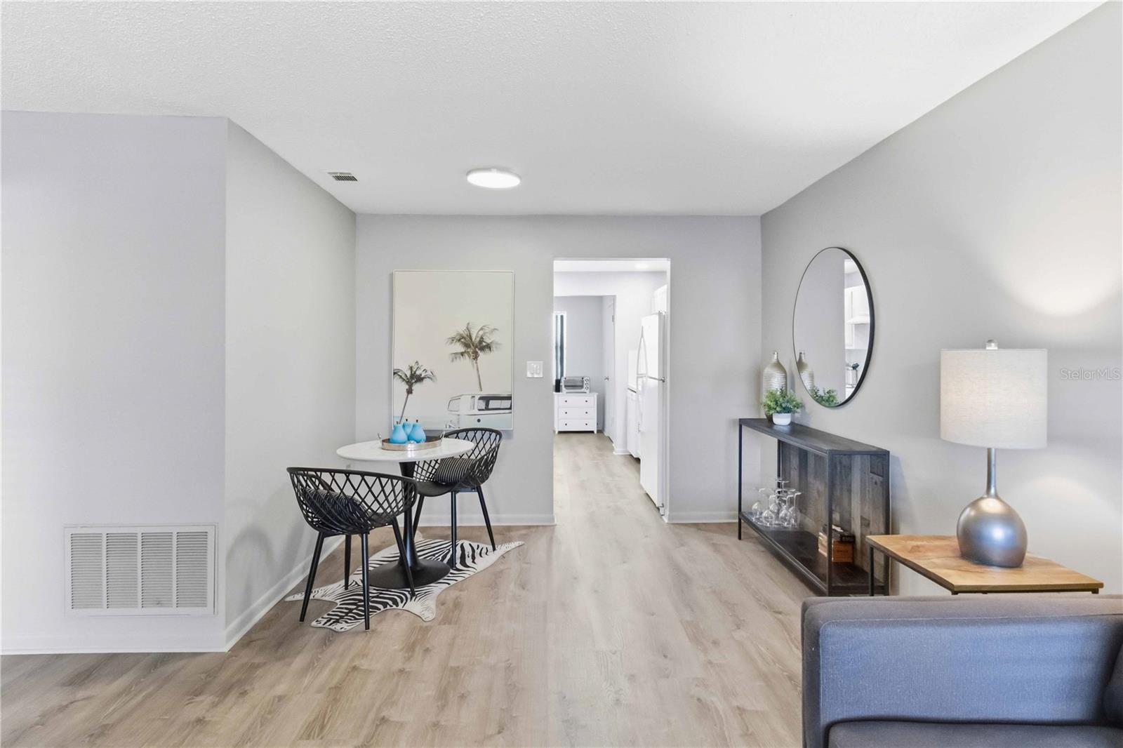 PARADISE SHORES - Residential