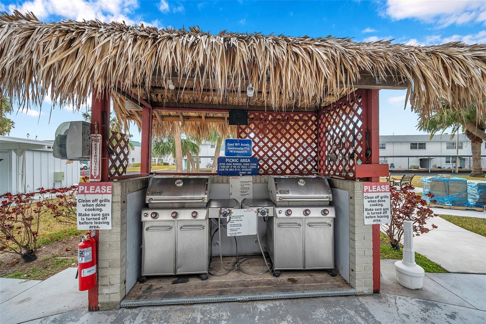 PARADISE SHORES - Residential