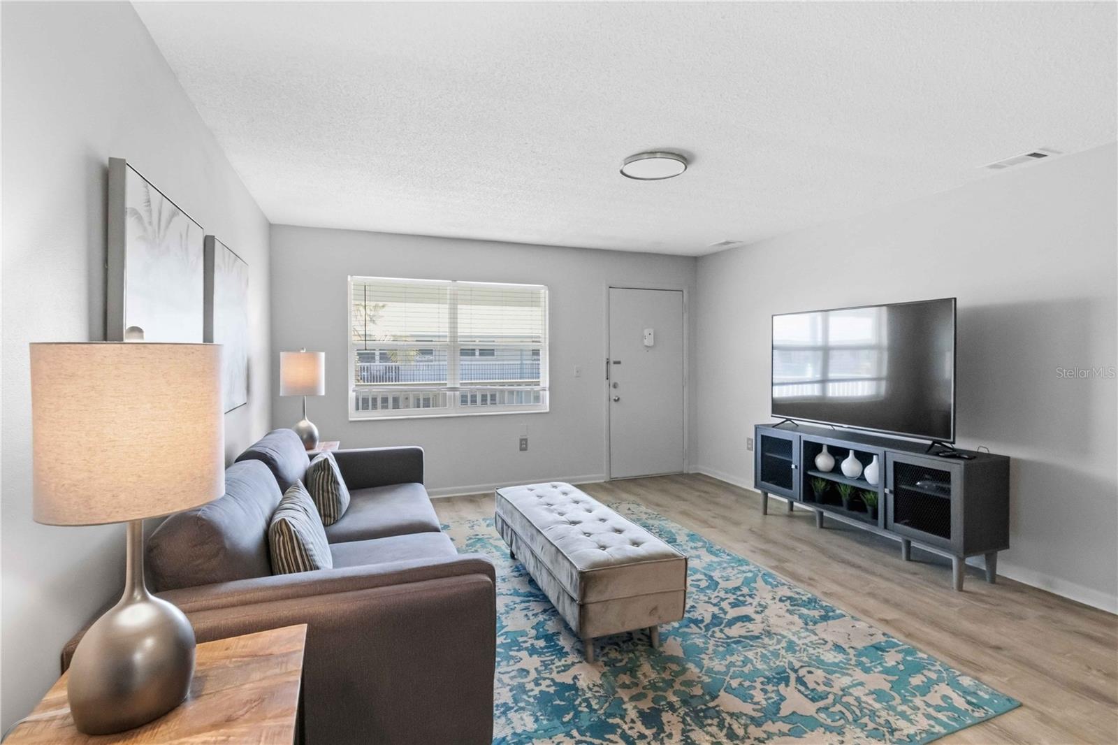 PARADISE SHORES - Residential