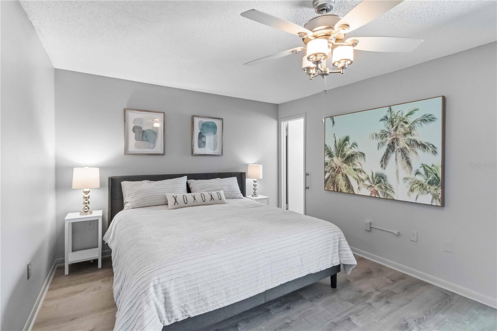 PARADISE SHORES - Residential