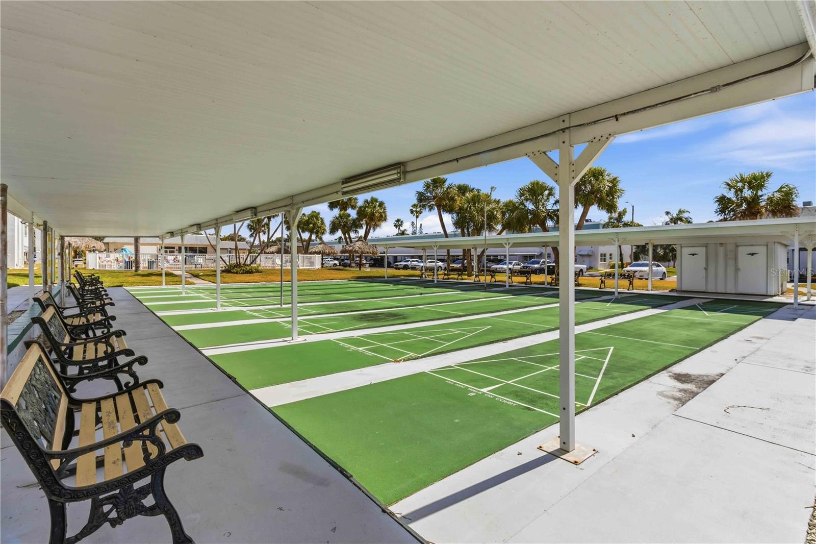 PARADISE SHORES - Residential