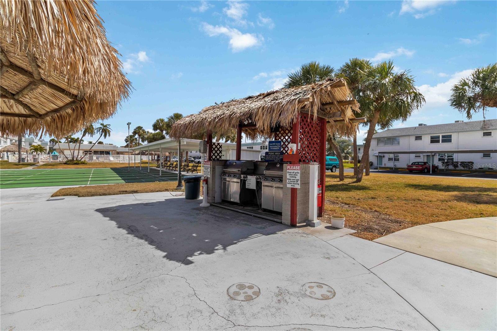 PARADISE SHORES - Residential