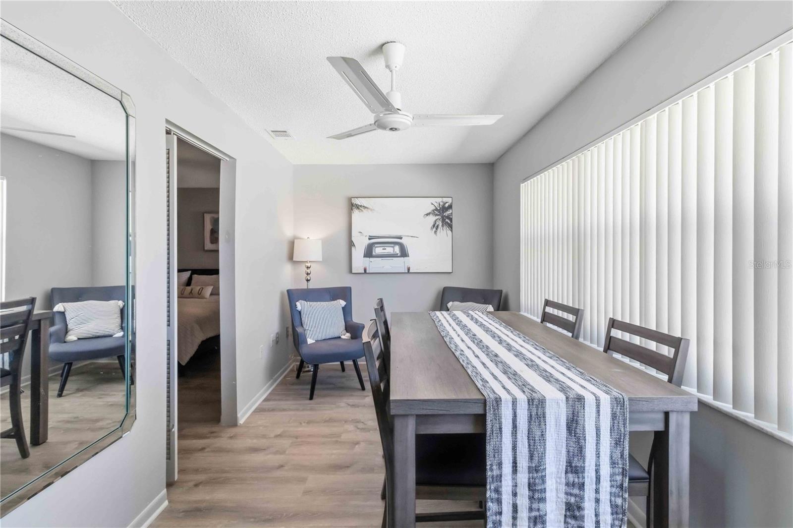 PARADISE SHORES - Residential