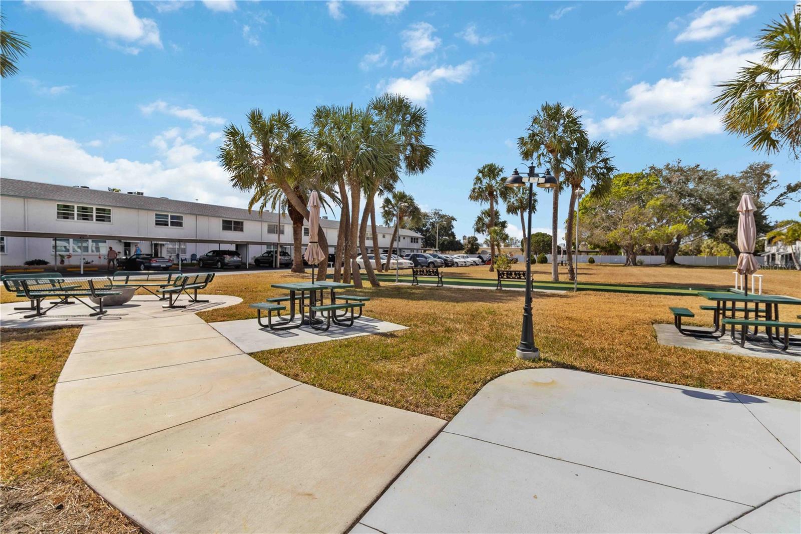 PARADISE SHORES - Residential