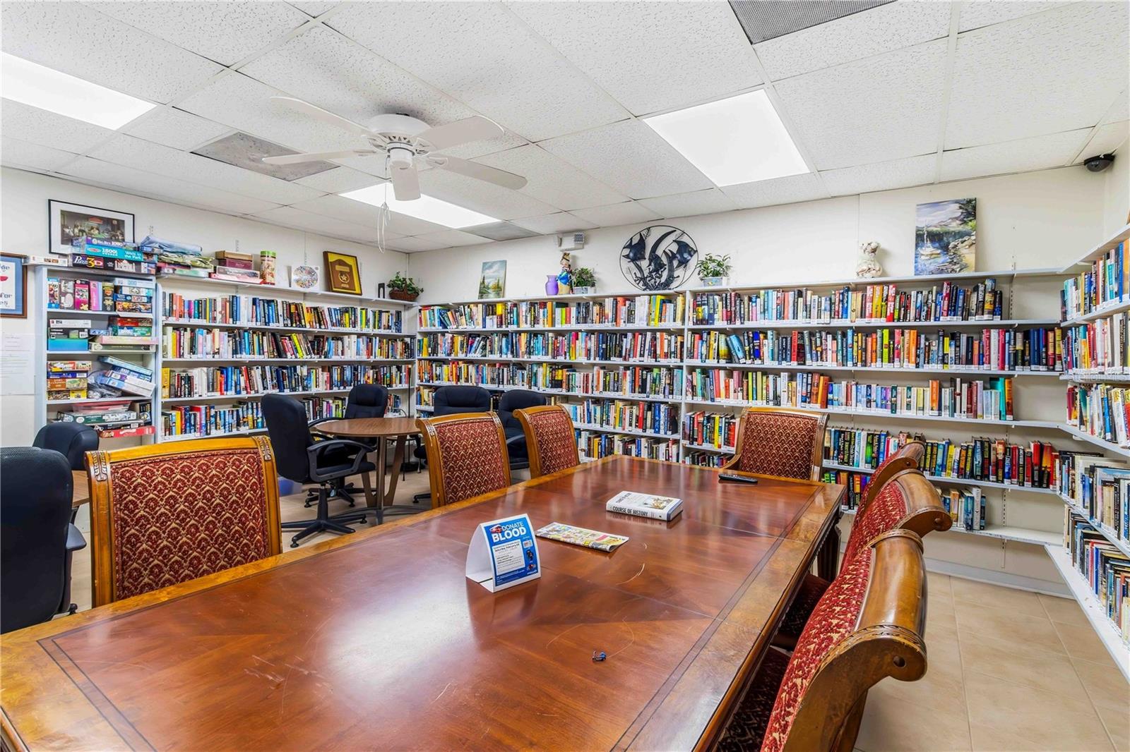 PARADISE SHORES - Residential