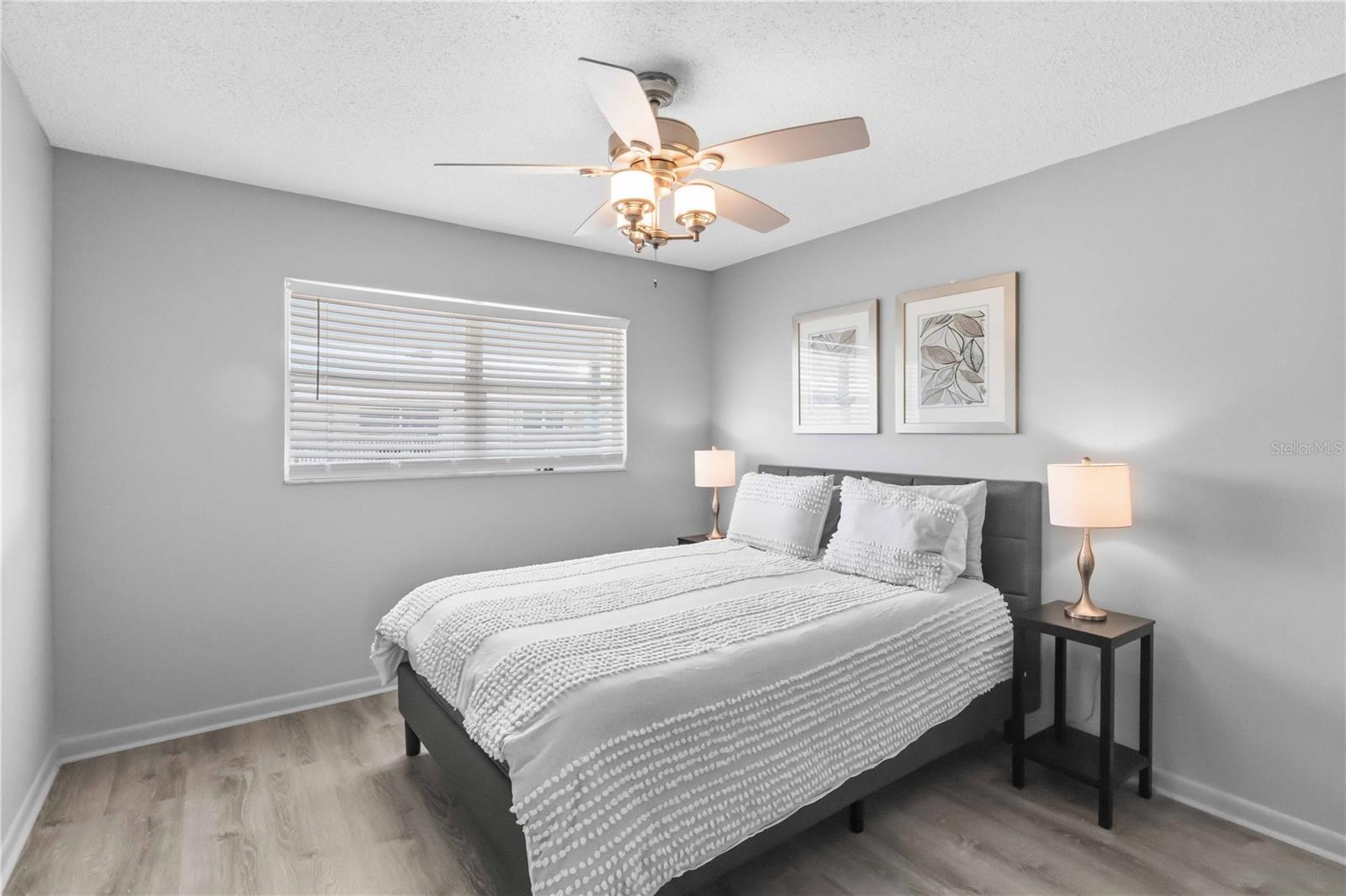 PARADISE SHORES - Residential