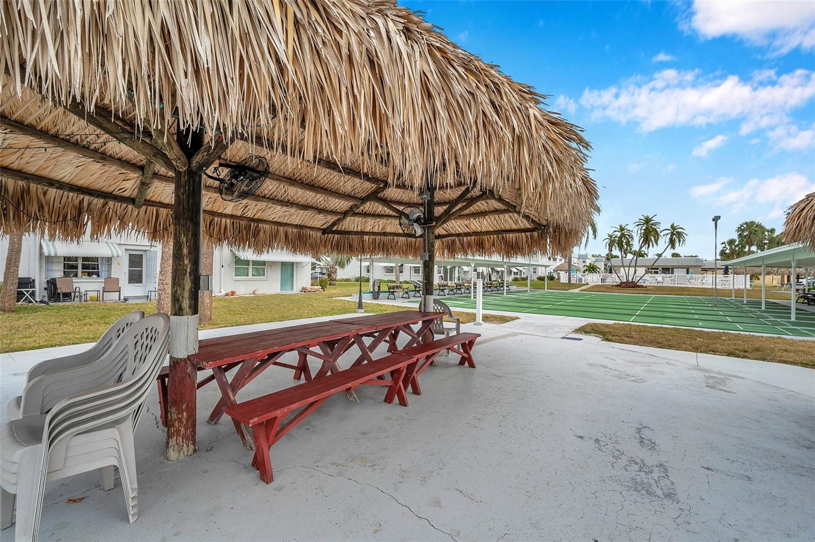 PARADISE SHORES - Residential