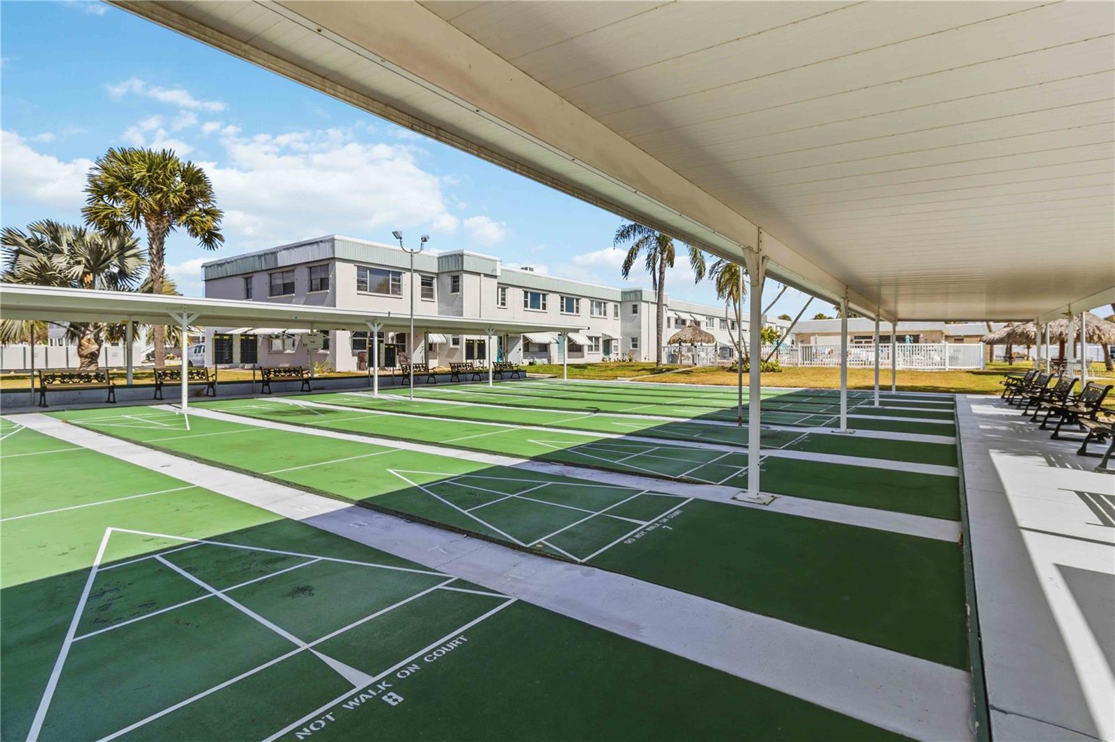 PARADISE SHORES - Residential