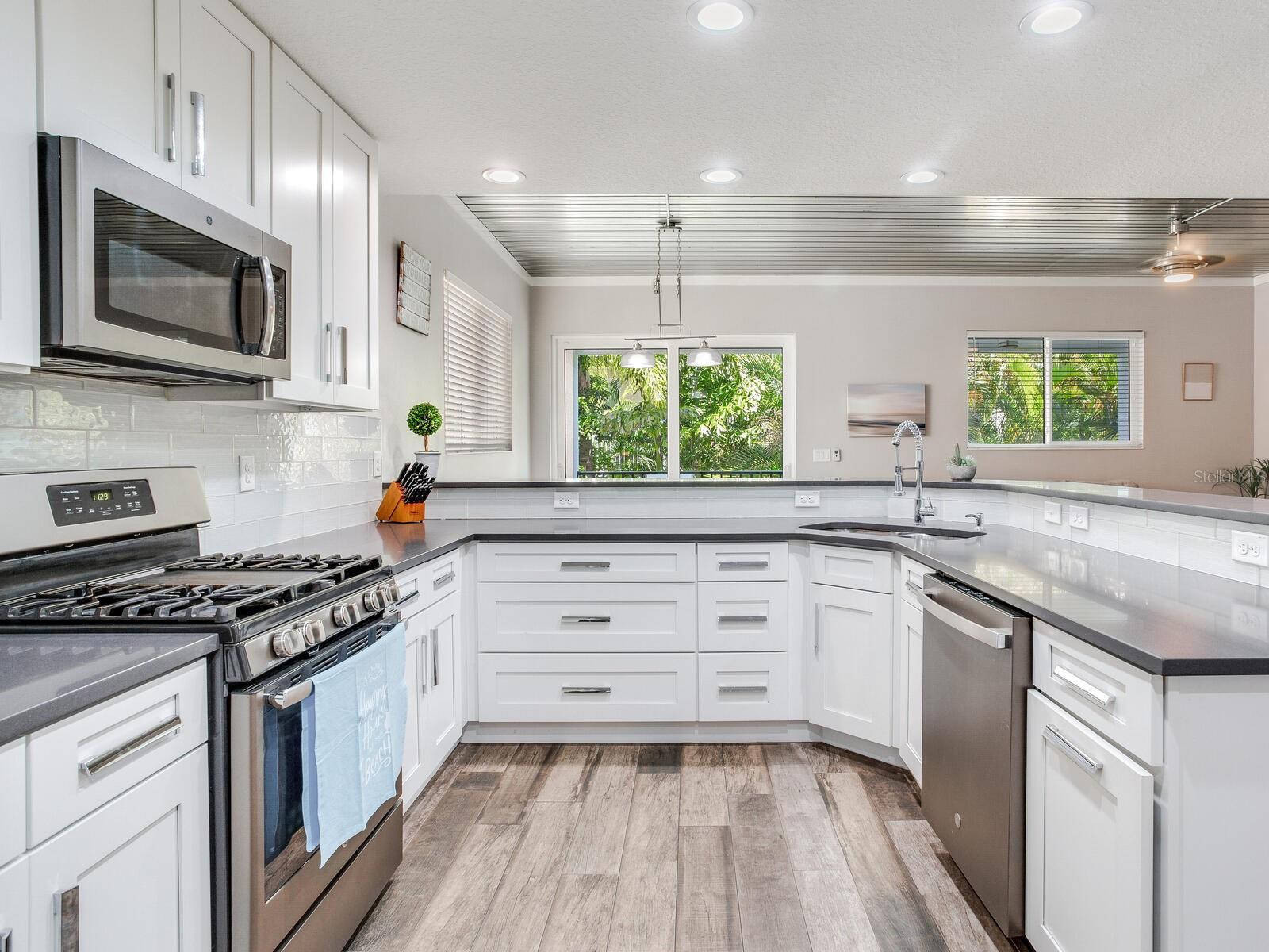 GAY SHORES - Residential Lease