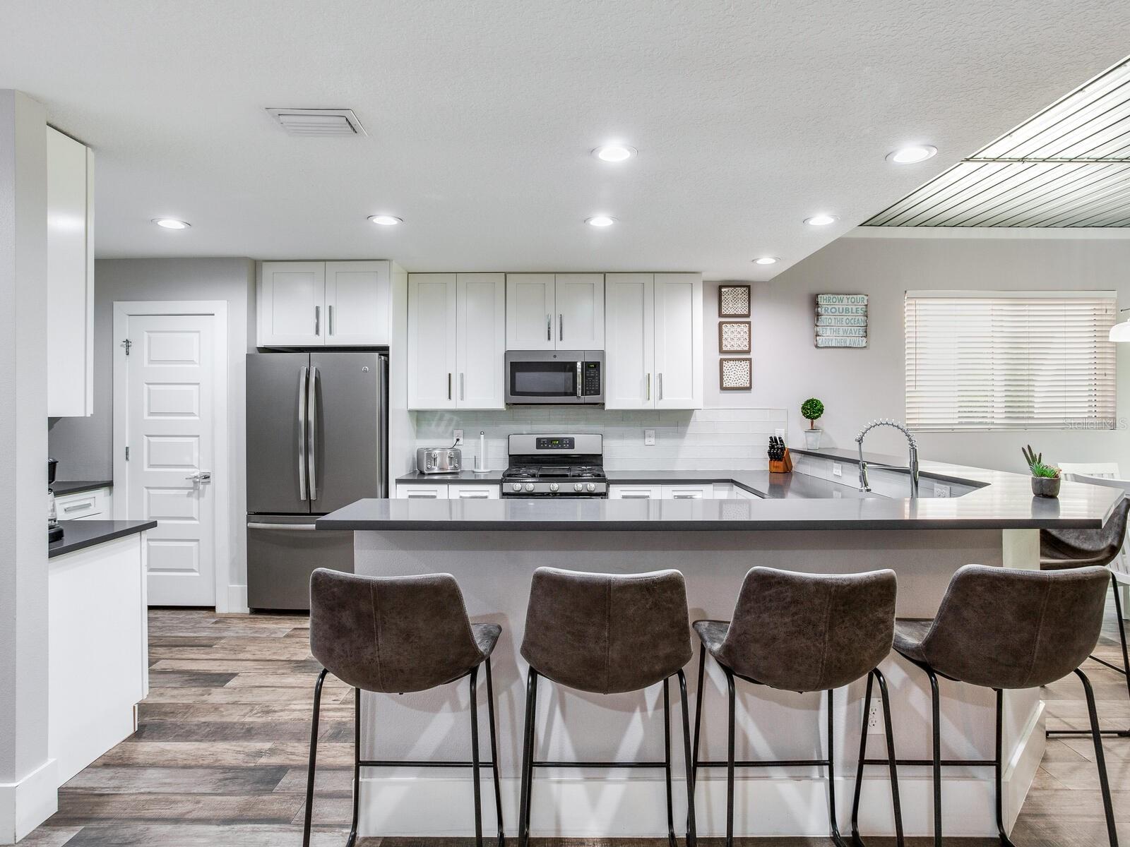 GAY SHORES - Residential Lease