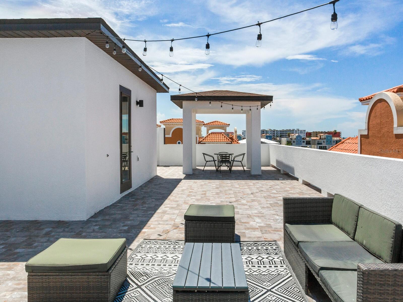 GAY SHORES - Residential Lease