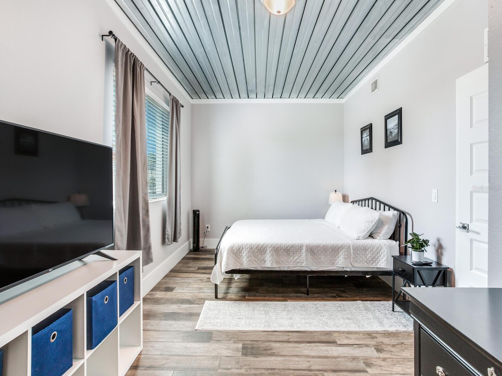 GAY SHORES - Residential Lease