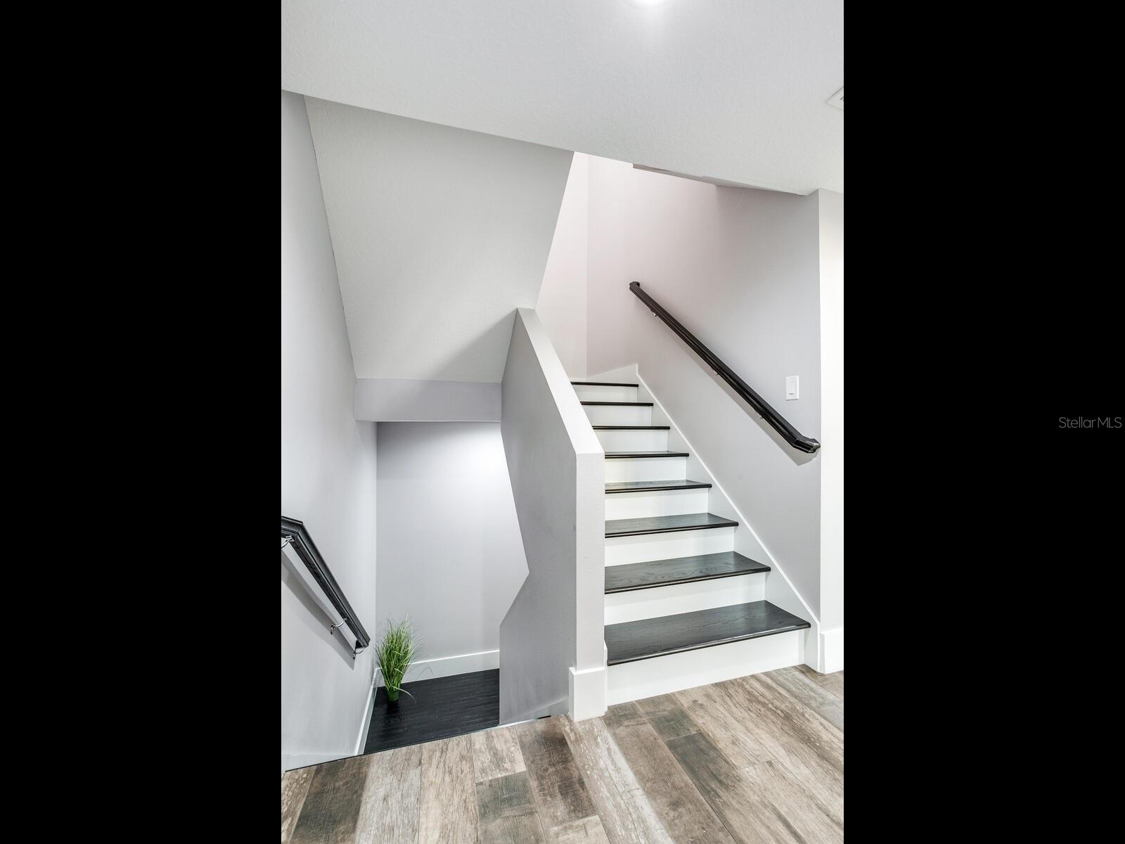 GAY SHORES - Residential Lease