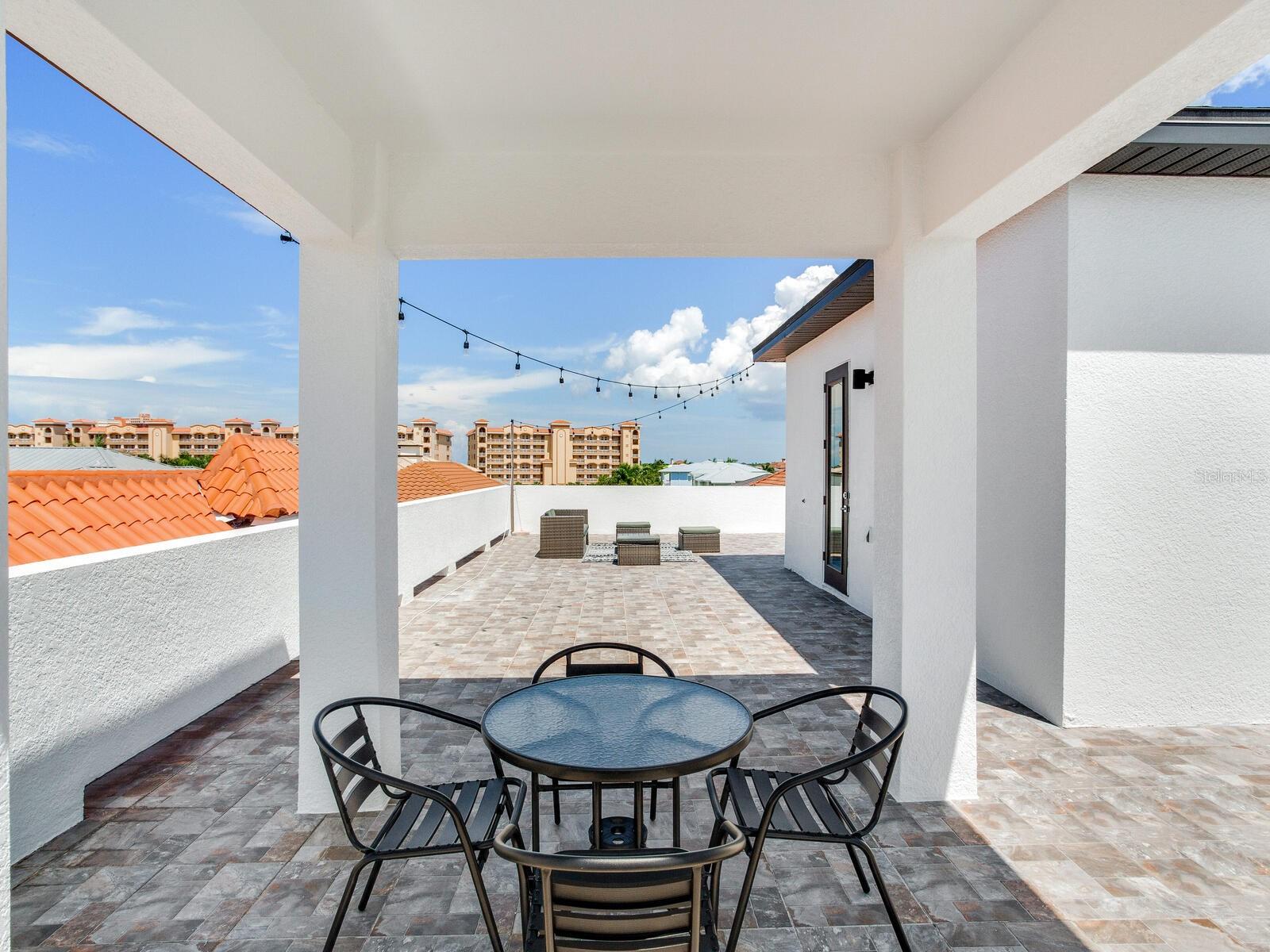 GAY SHORES - Residential Lease