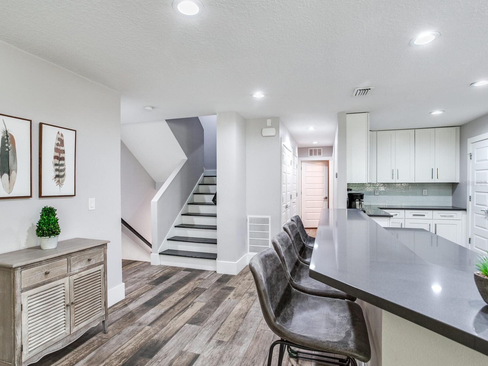 GAY SHORES - Residential Lease