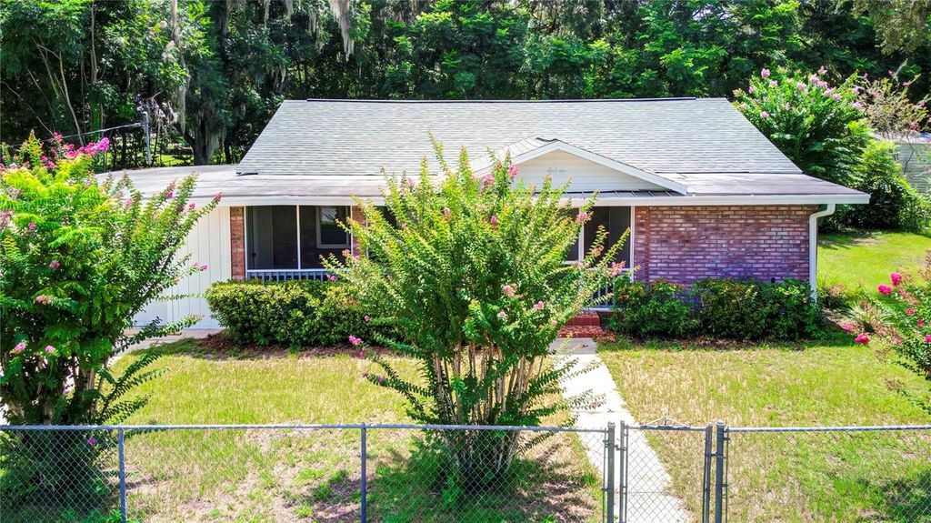 Photo of 614 Powell Street, Wildwood, FL 34785 (MLS # W7879849)