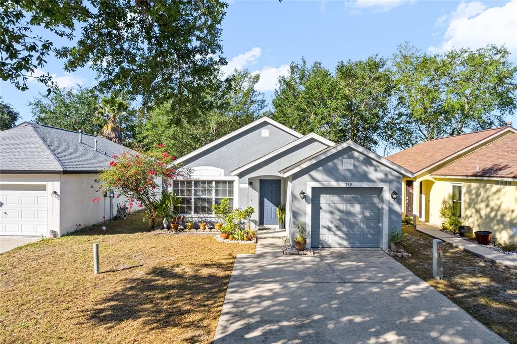 Photo of 759 CAPE COD CIRCLE, VALRICO, FL 33594 (MLS # T3440083)