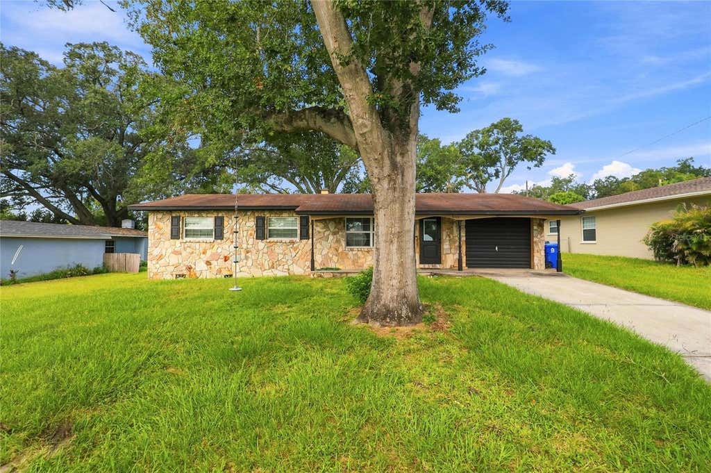 Photo of 3203 Carleton Circle E, Lakeland, FL 33803 (MLS # P4939628)