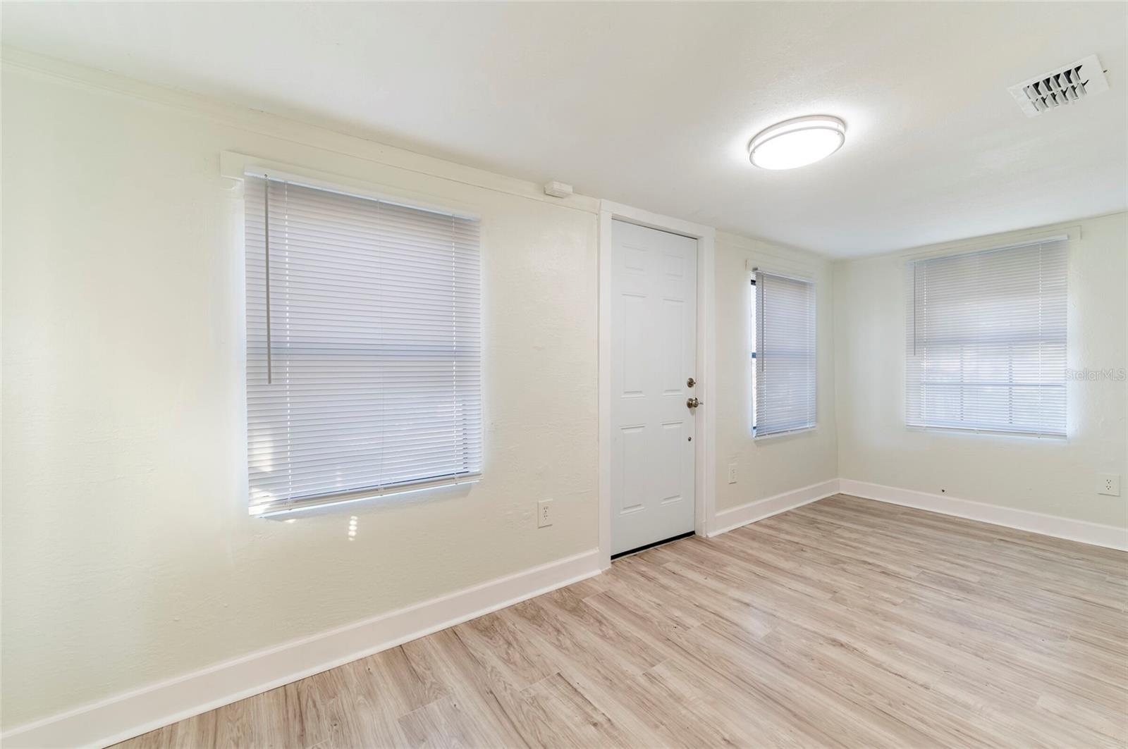 3424 QUEENSBORO AVENUE S