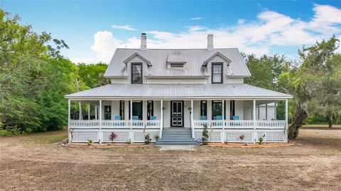 Tiny photo for 511 E Mirror Lake Drive, Fruitland Park, FL 34731 (MLS # O6336425)