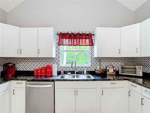 Tiny photo for 511 E Mirror Lake Drive, Fruitland Park, FL 34731 (MLS # O6336425)