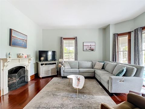 Tiny photo for 511 E Mirror Lake Drive, Fruitland Park, FL 34731 (MLS # O6336425)