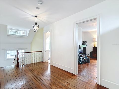 Tiny photo for 511 E Mirror Lake Drive, Fruitland Park, FL 34731 (MLS # O6336425)