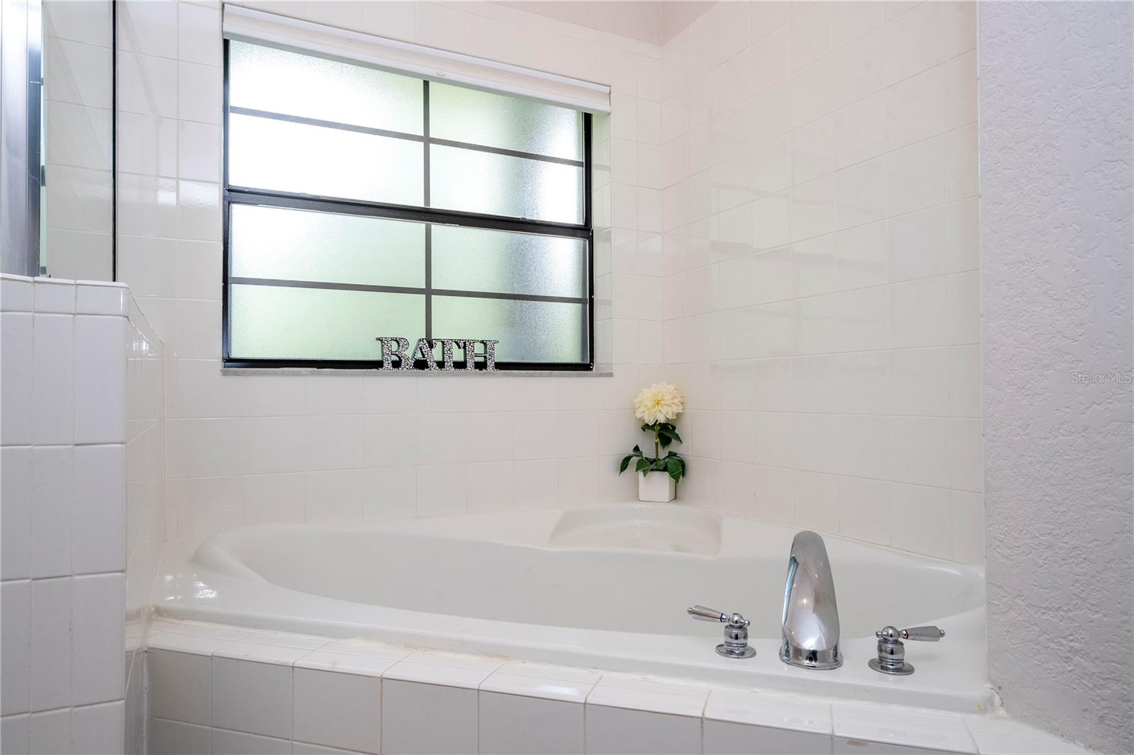 CARIBE COVE PH 02 CONDO - Residential