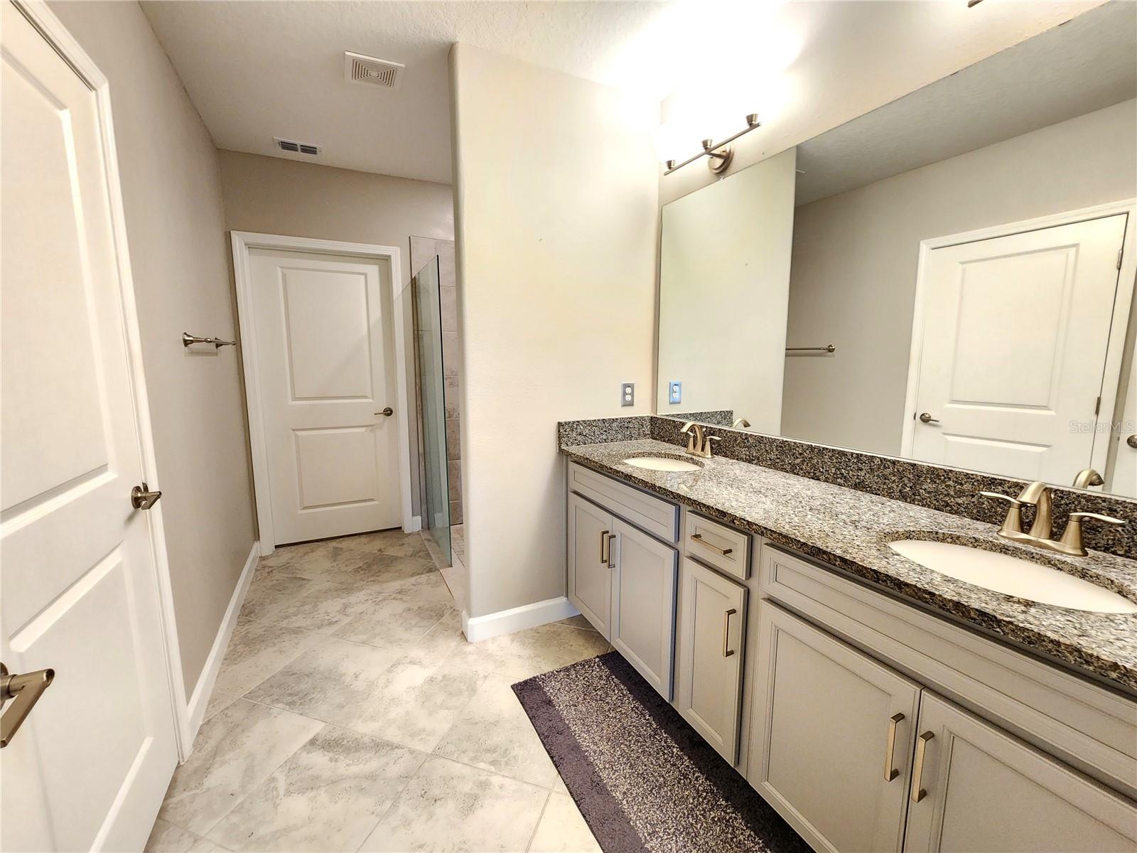 FOREST BROOKE ACTIVE ADULT PH - Residential Lease