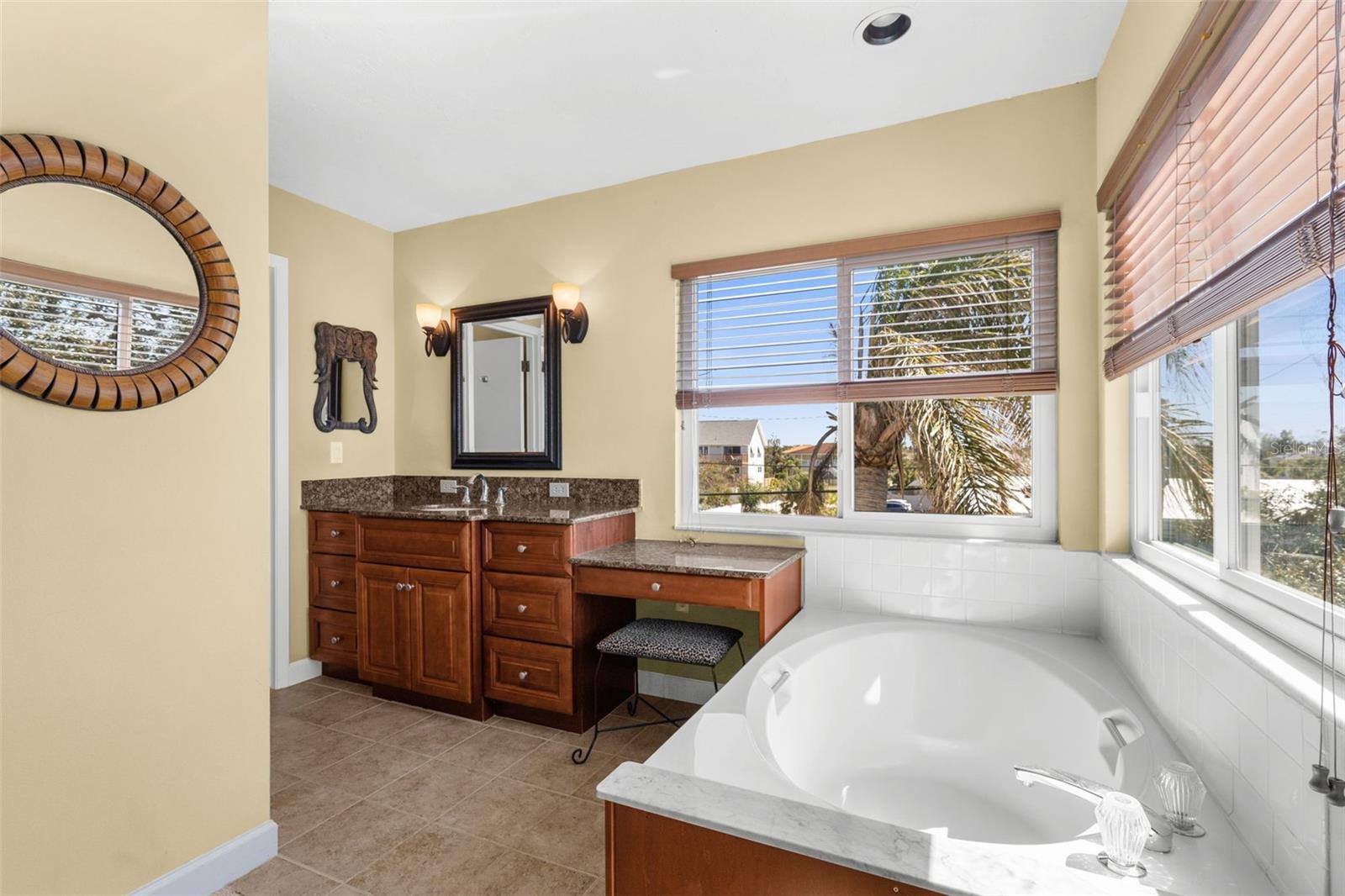 NOKOMIS BAYSHORE CLUB - Residential