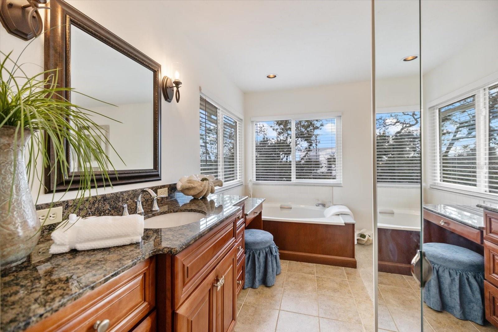 NOKOMIS BAYSHORE CLUB - Residential