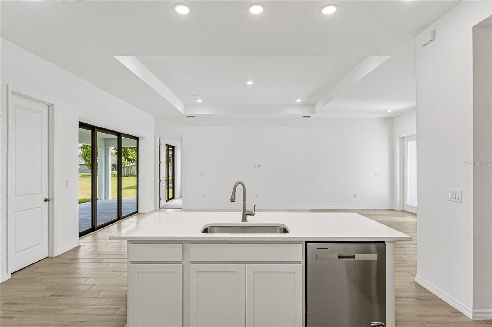 13 LINCOLN LANE