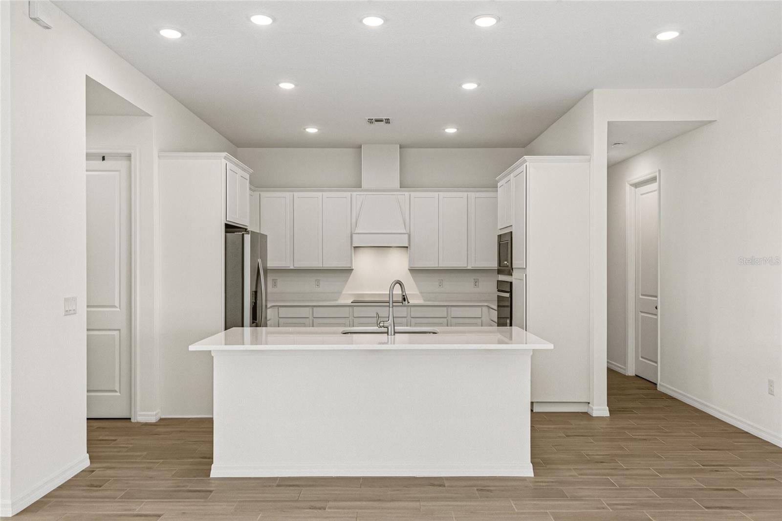 13 LINCOLN LANE