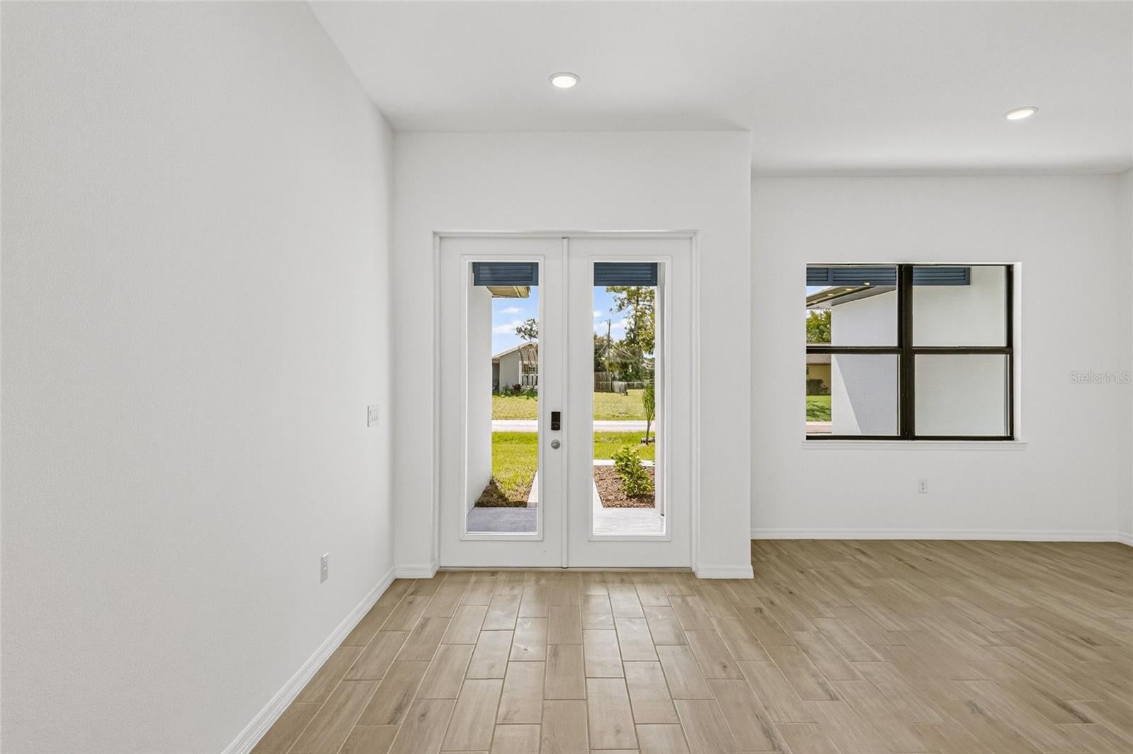 13 LINCOLN LANE