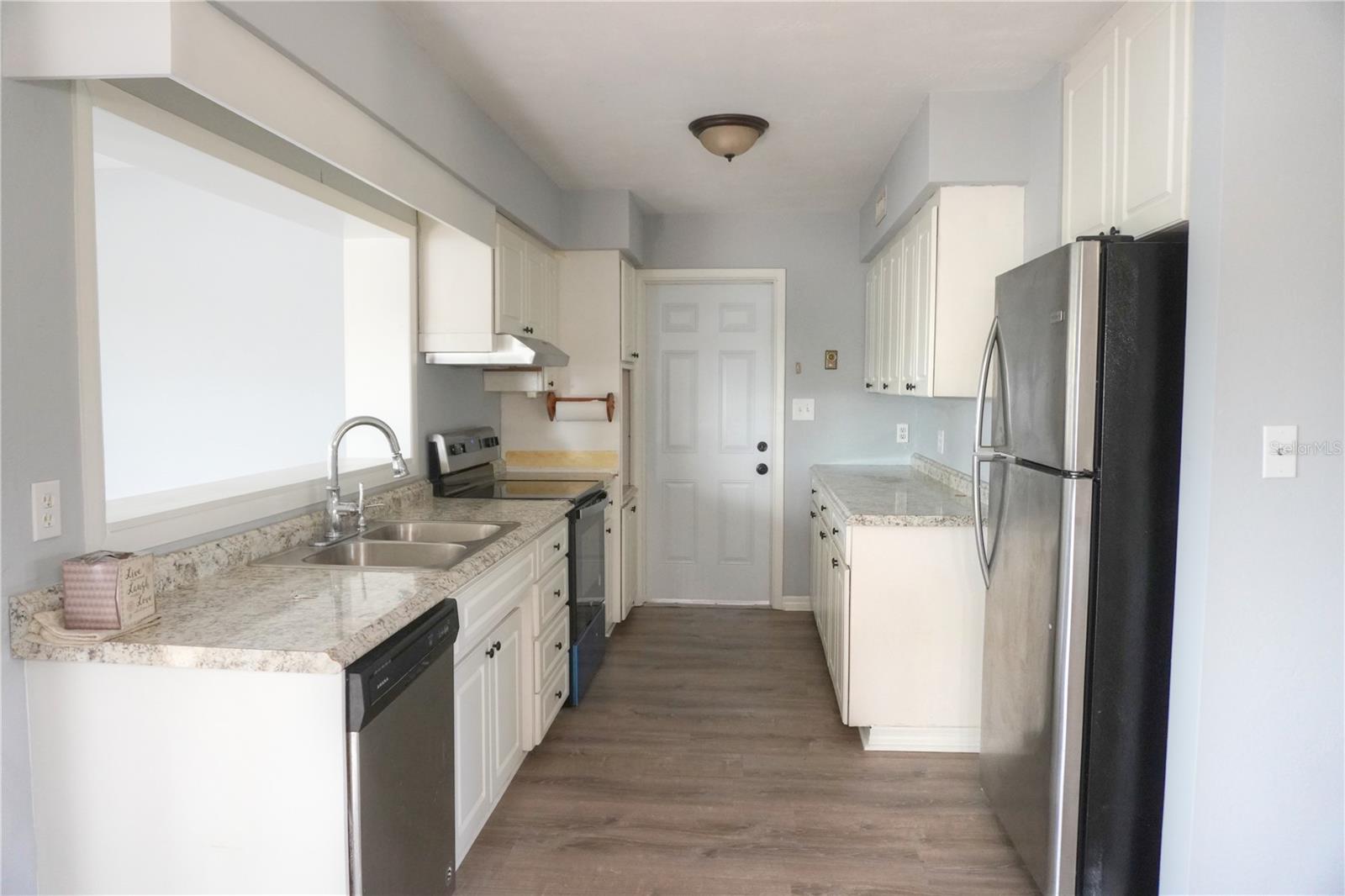 SHERATON SHORES - Residential Lease