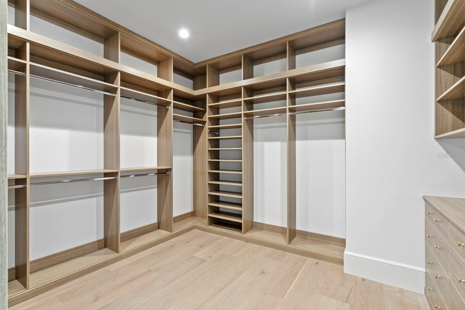 BAYSHORE ESTATES 4 - Residential