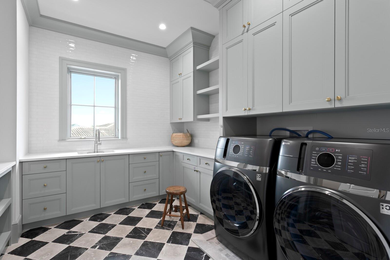 BAYSHORE ESTATES 4 - Residential