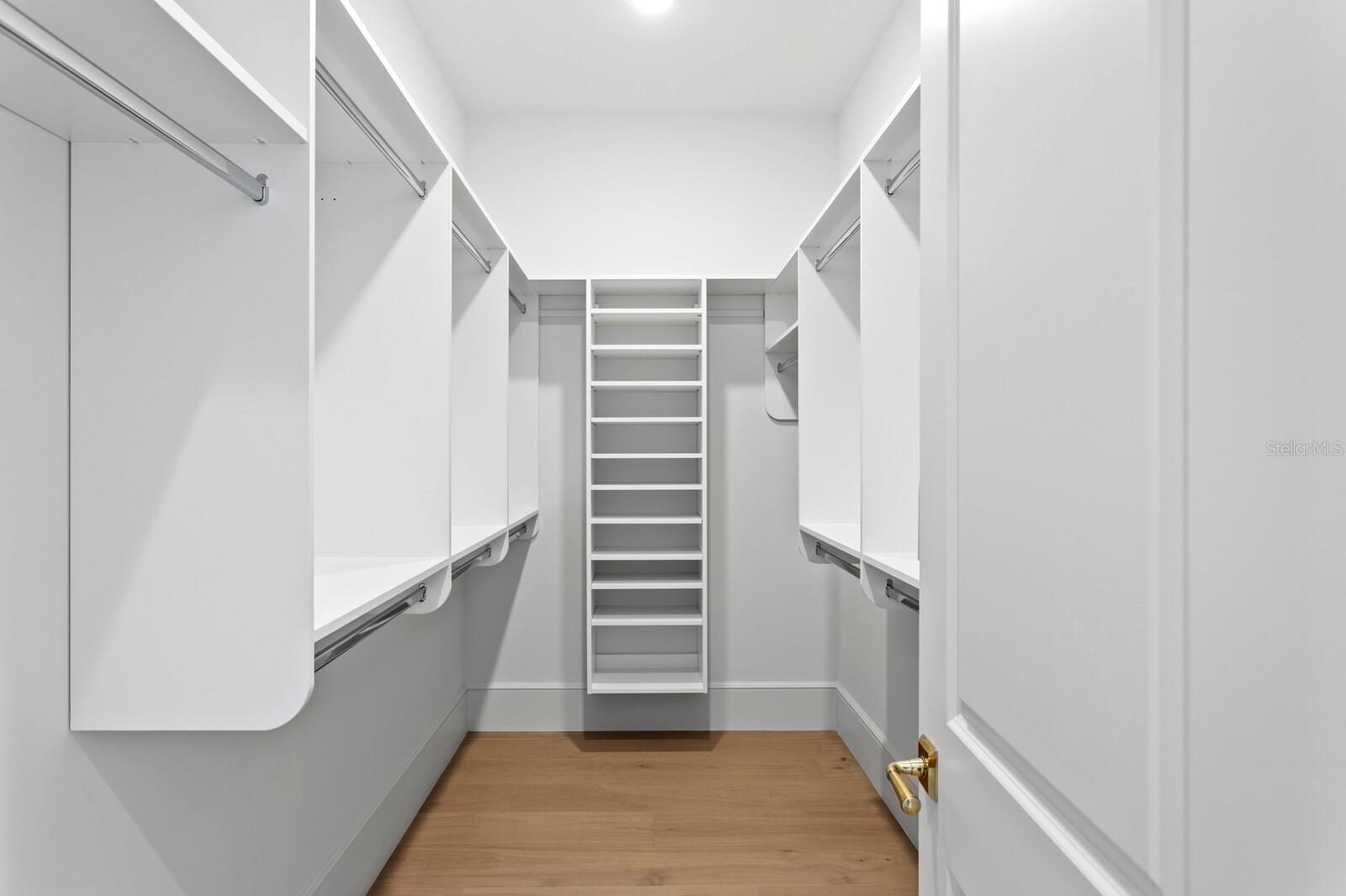 BAYSHORE ESTATES 4 - Residential