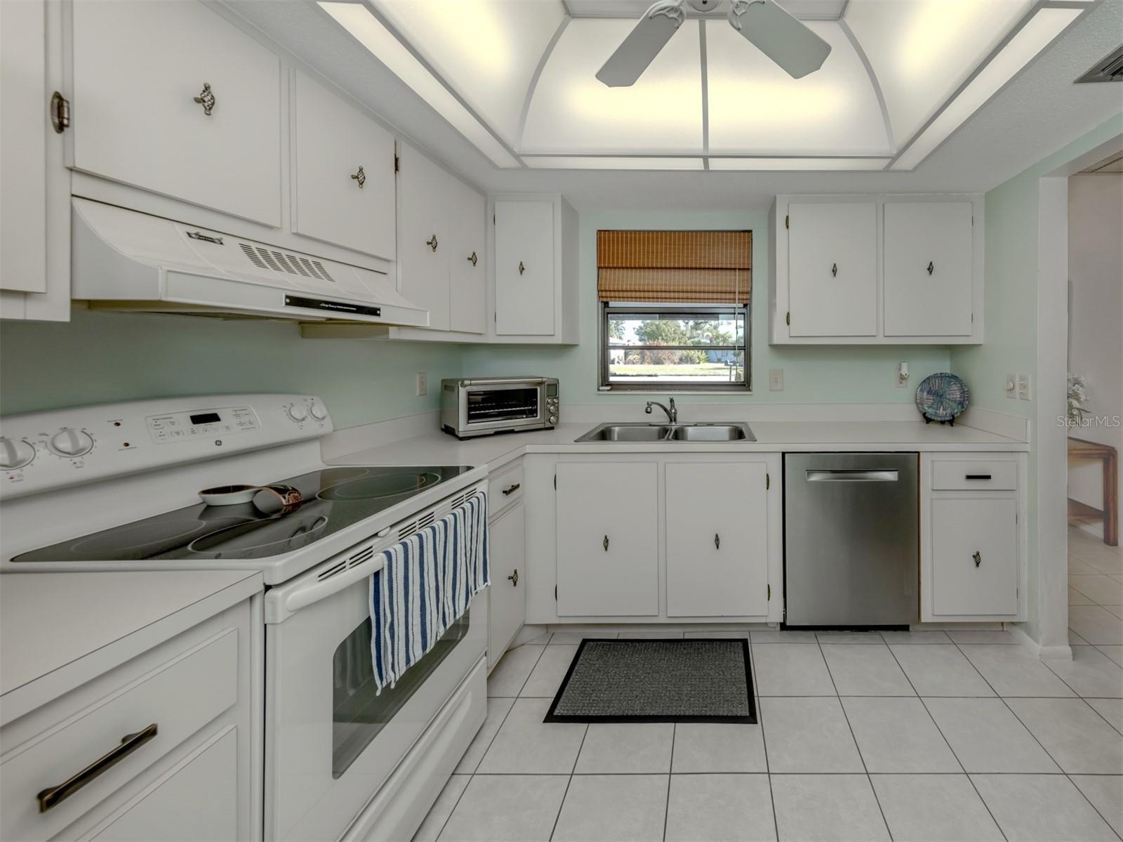 1718 LAKESIDE DRIVE 1714-D