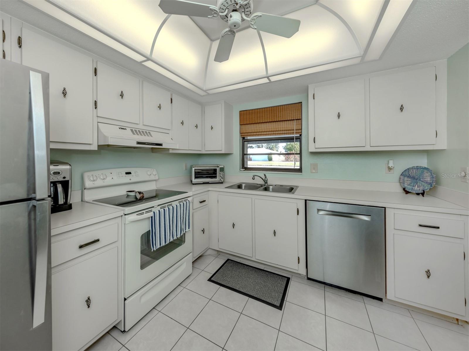 1718 LAKESIDE DRIVE 1714-D