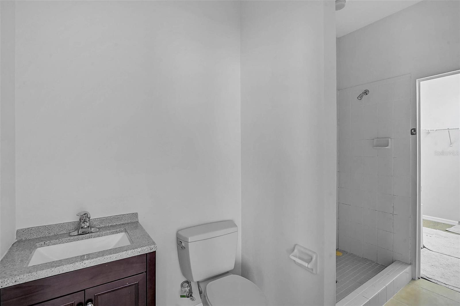 ASHLEY TRACE AT UNIVERSITY PLACE - Residential