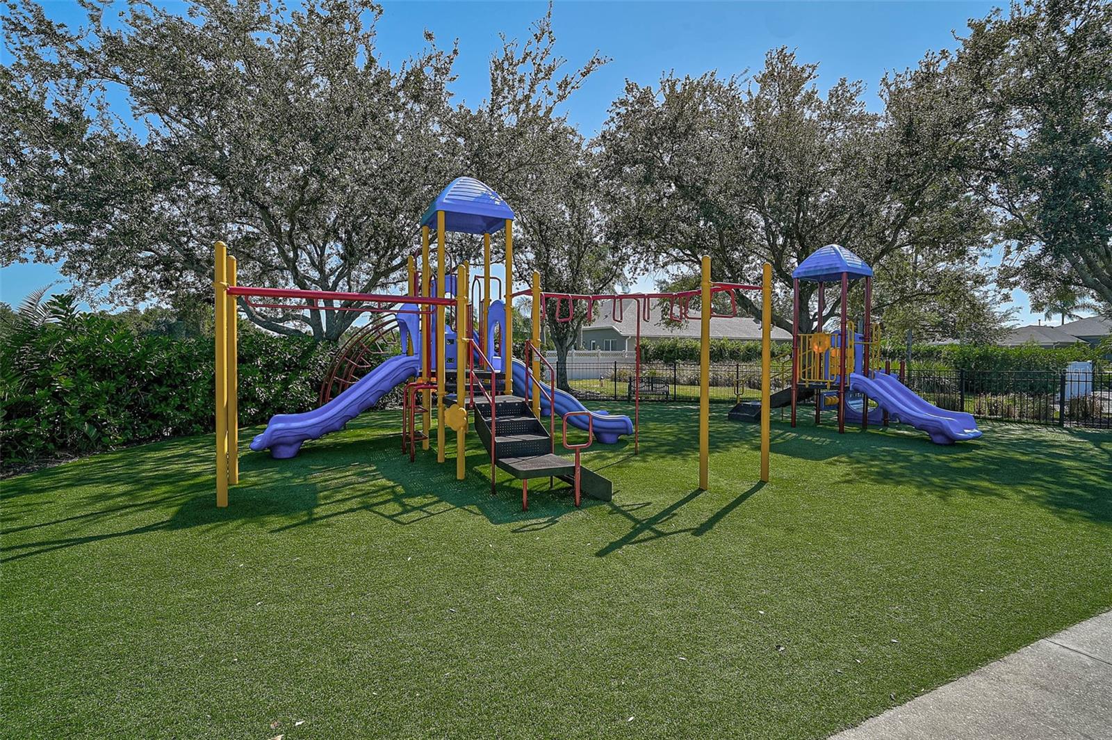 ASHLEY TRACE AT UNIVERSITY PLACE - Residential