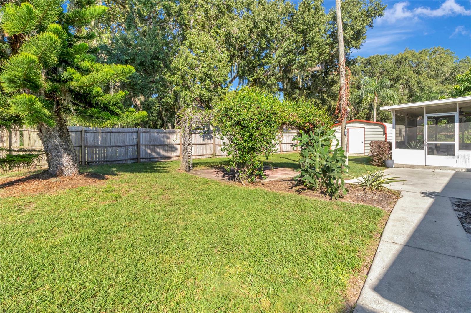 VALENCIA SHORES - Residential