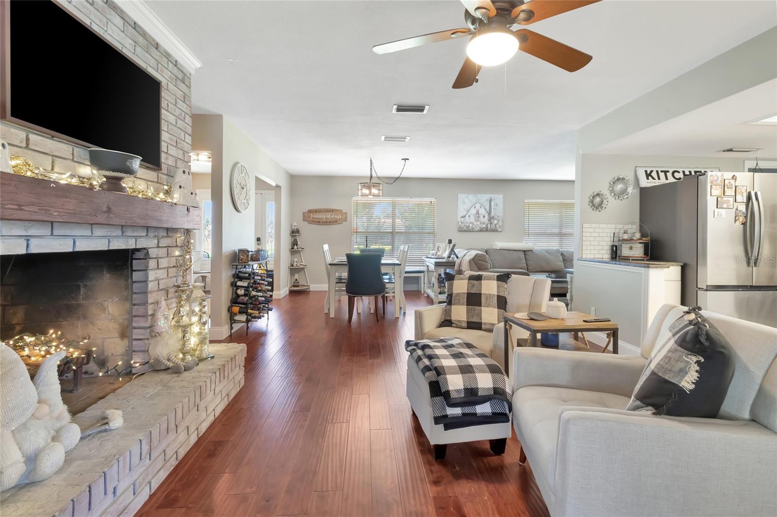 VALENCIA SHORES - Residential