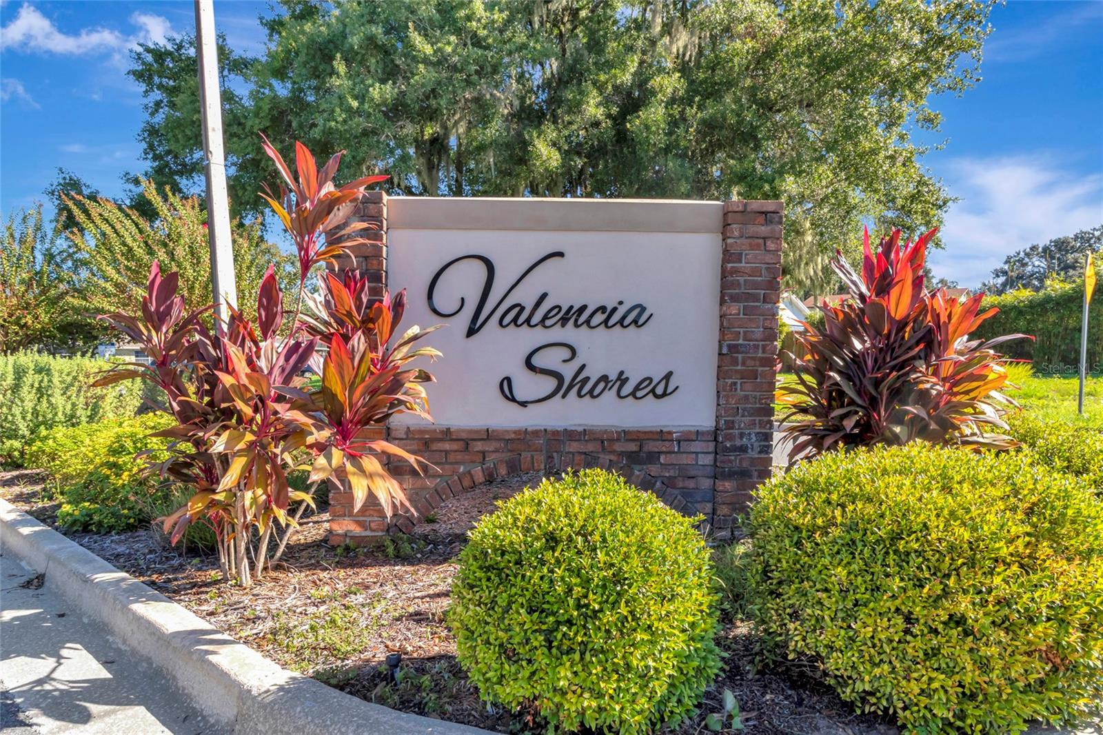 102 VALENCIA SHORES DRIVE